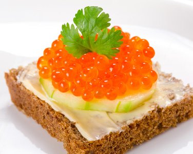 Закуски с красной икрой на праздничный стол