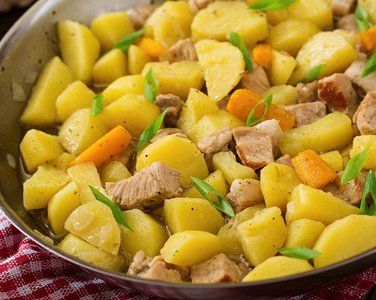 Тушёная картошка в мультиварке